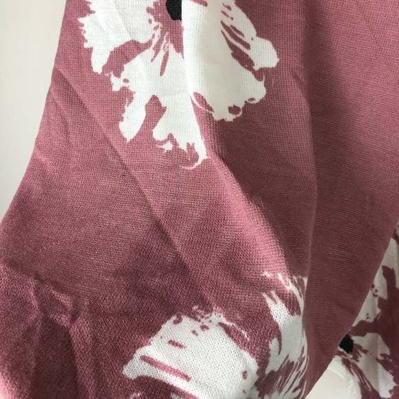 Vince Camuto Floral Triangle Scarf Bandana - Picture 4 of 6